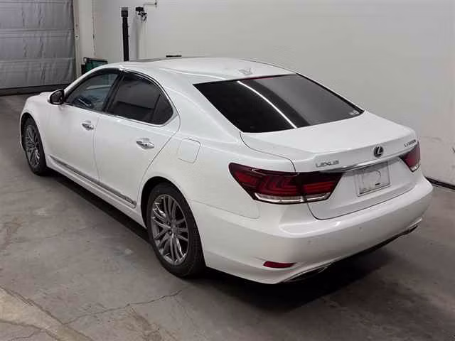 LEXUS LS600H