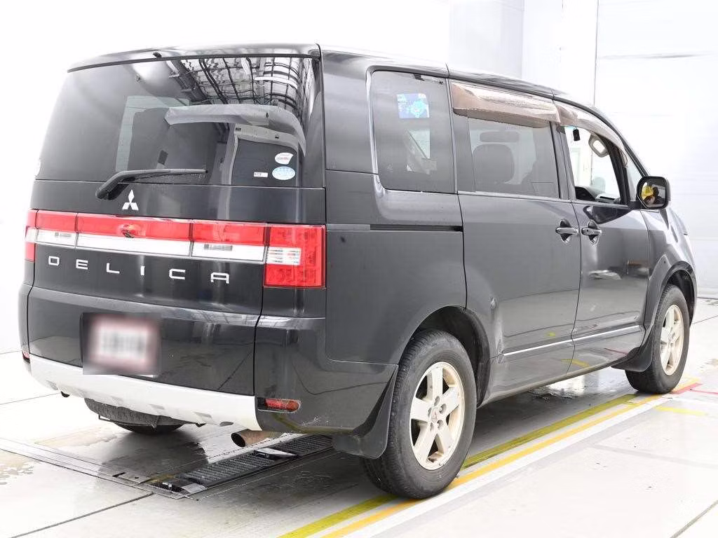 MITSUBISHI DELICA D:5