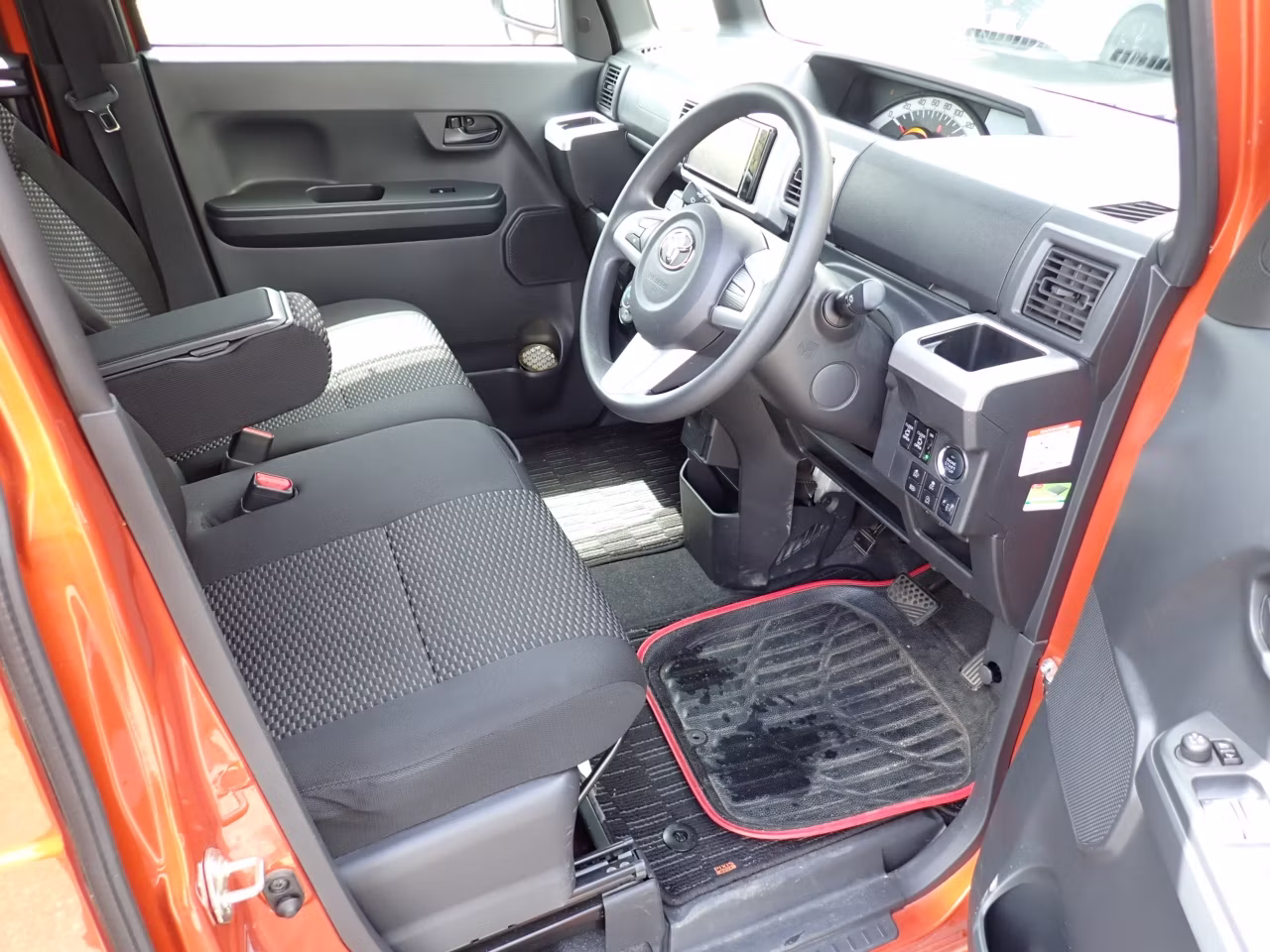 TOYOTA PIXIS MEGA