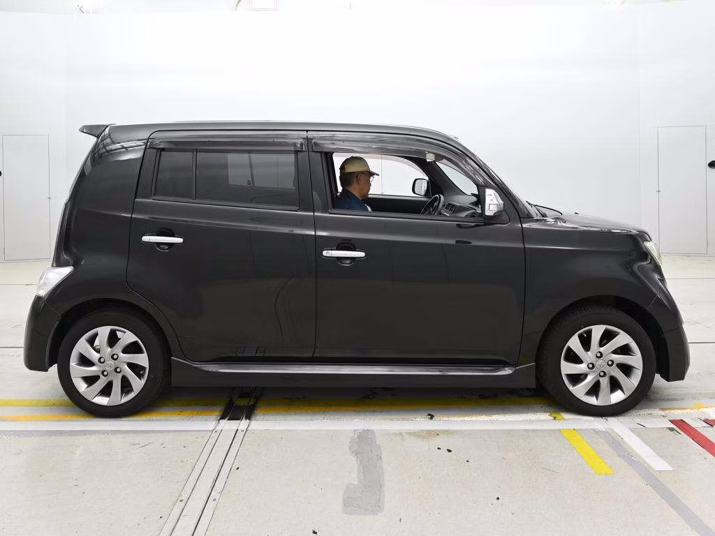 TOYOTA BB