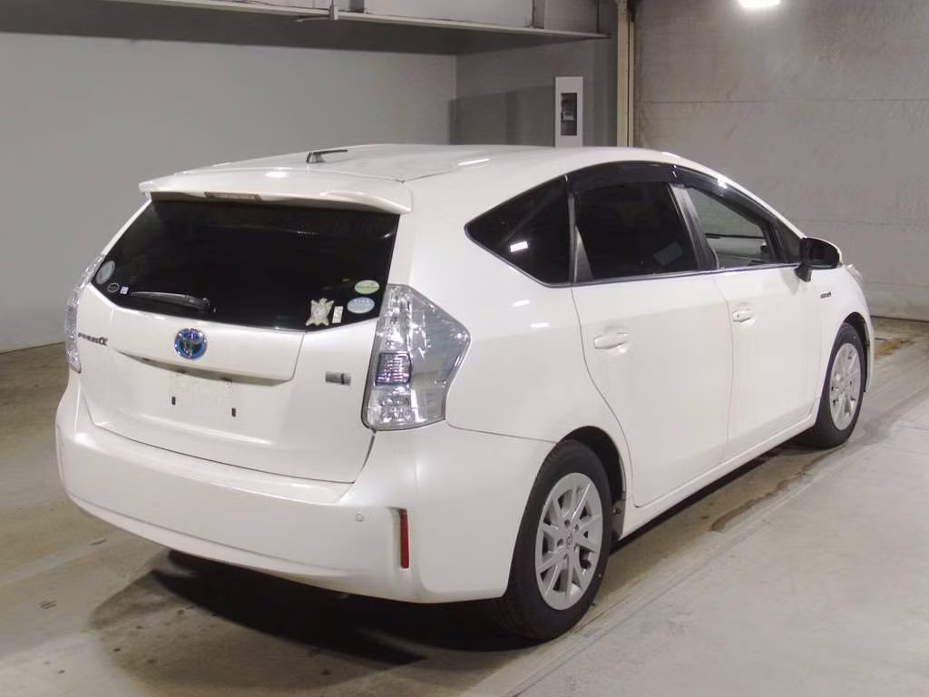 TOYOTA PRIUS ALPHA