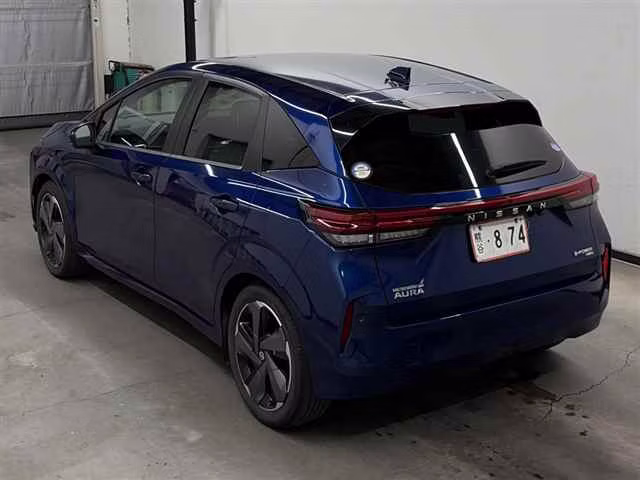 NISSAN AURA