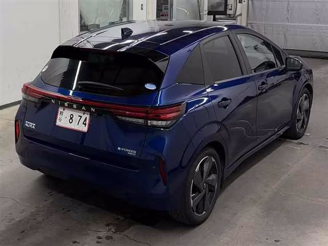 NISSAN AURA