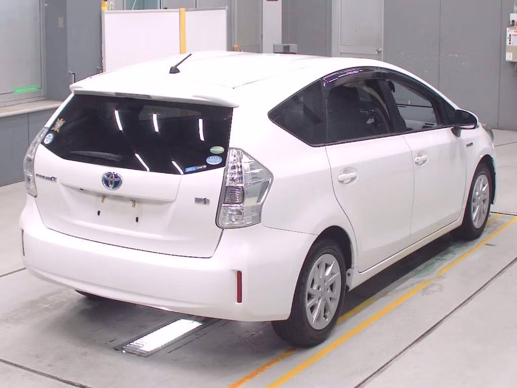 TOYOTA PRIUS ALPHA