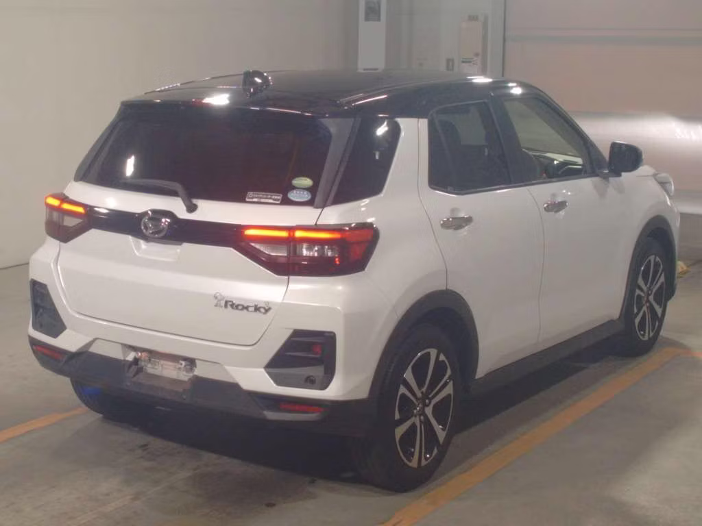 DAIHATSU ROCKY