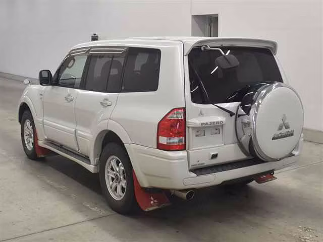 MITSUBISHI PAJERO