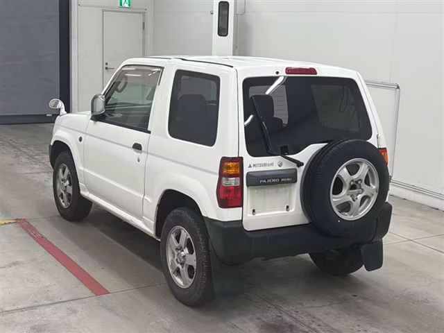 MITSUBISHI PAJERO MINI