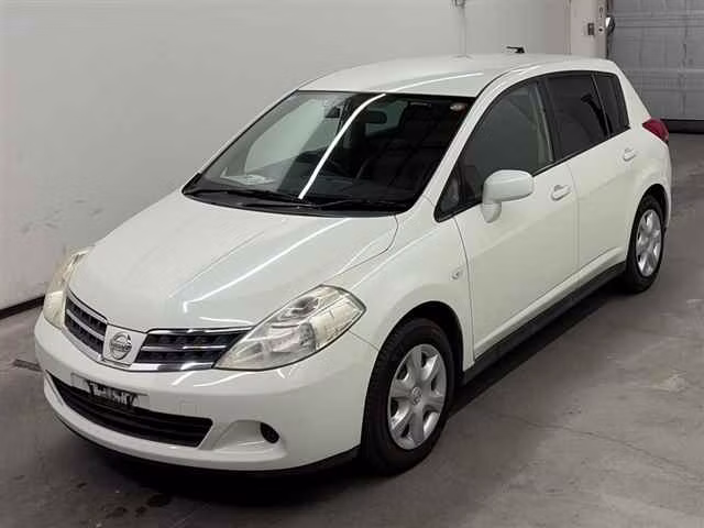 NISSAN TIIDA