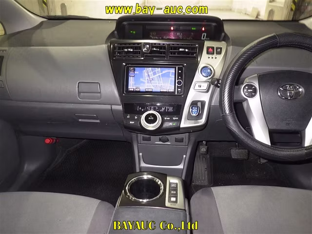 TOYOTA PRIUS ALPHA