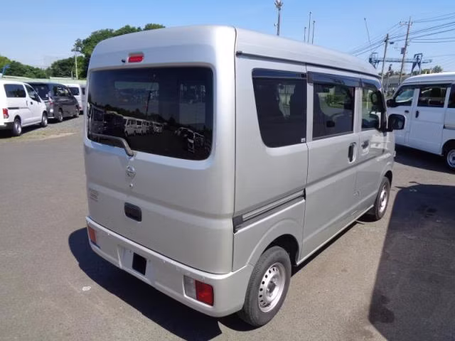 NISSAN NV100 CLIPPER