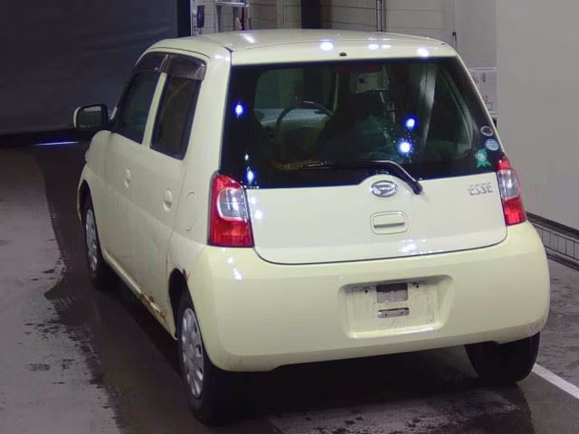 DAIHATSU ESSE