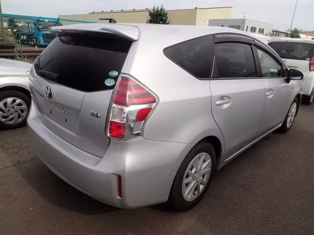 TOYOTA PRIUS ALPHA