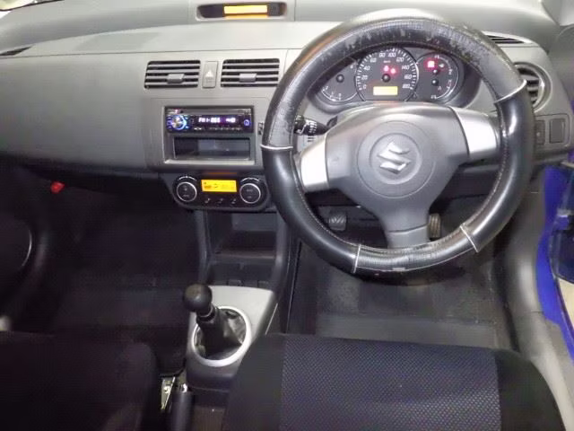 SUZUKI SWIFT