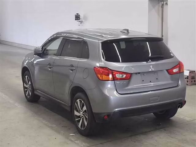 MITSUBISHI RVR