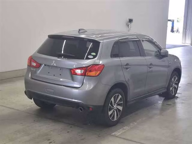 MITSUBISHI RVR