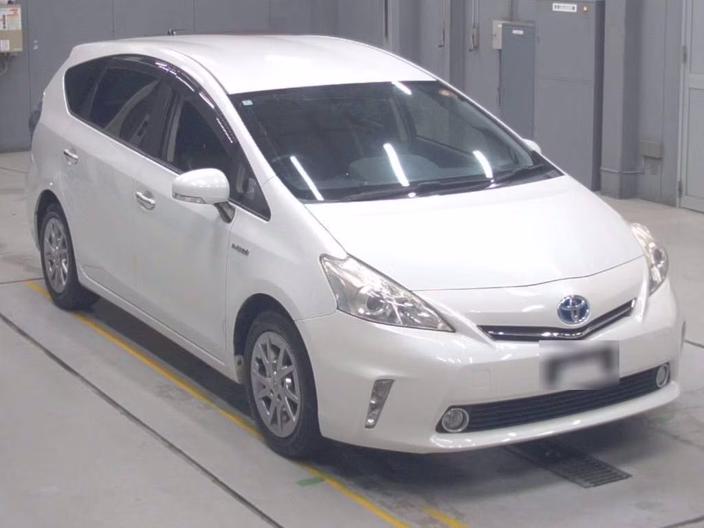 TOYOTA PRIUS ALPHA