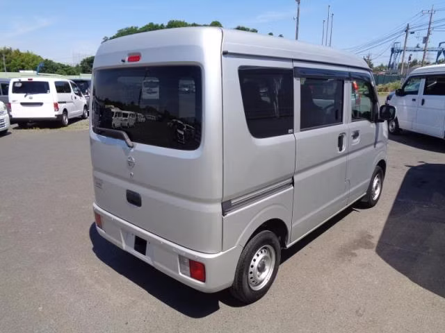 NISSAN NV100 CLIPPER
