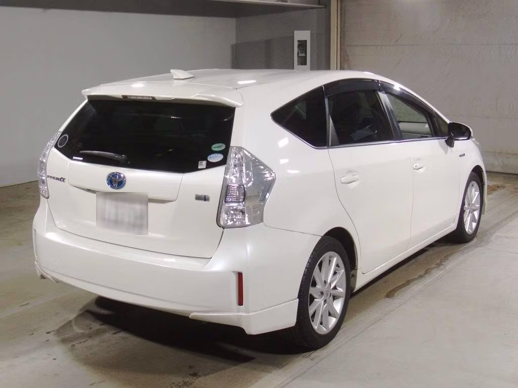 TOYOTA PRIUS ALPHA