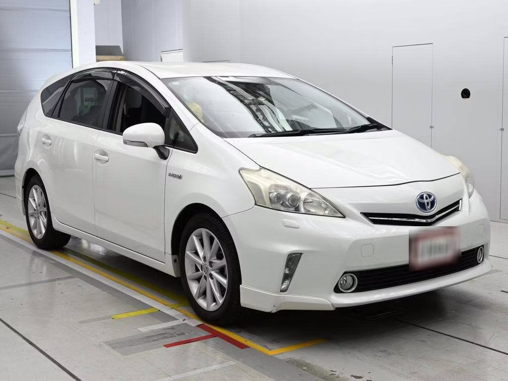 TOYOTA PRIUS ALPHA