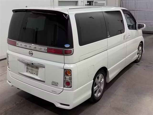 NISSAN ELGRAND