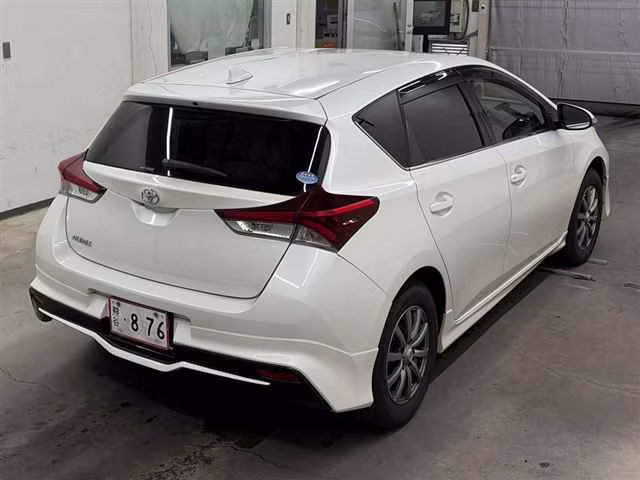 TOYOTA AURIS