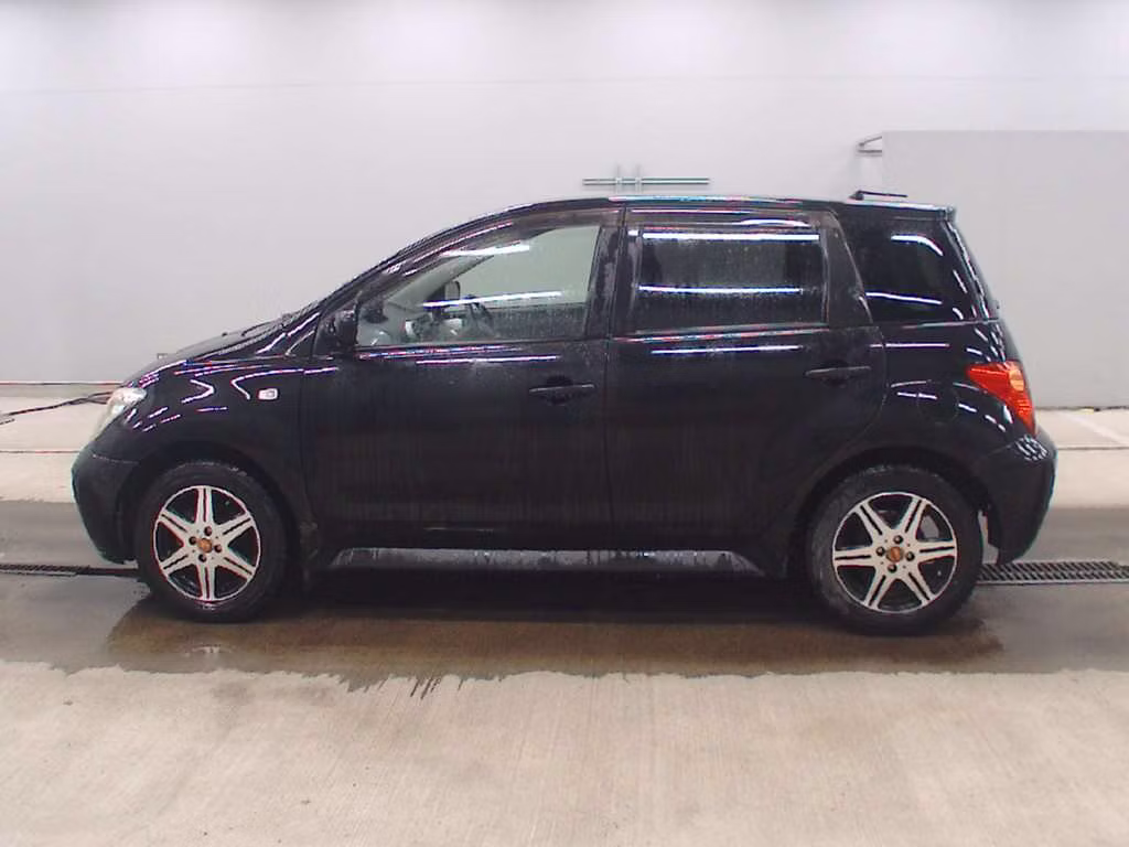 TOYOTA IST