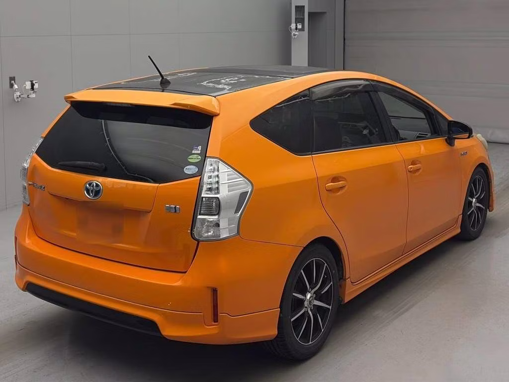 TOYOTA PRIUS ALPHA