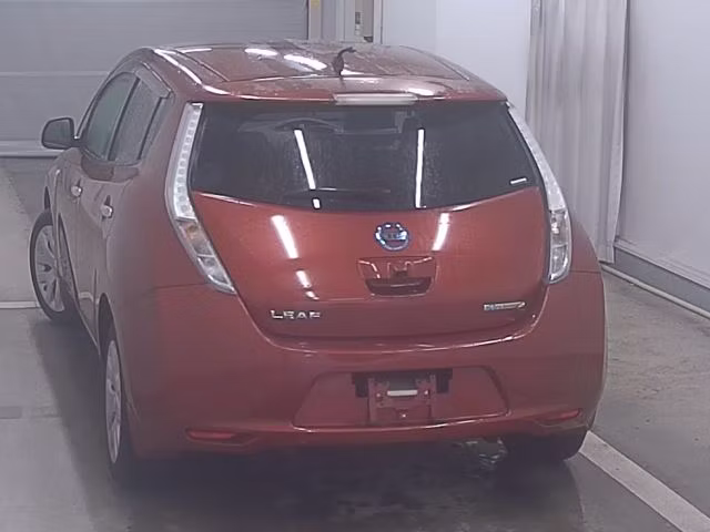 NISSAN LEAF