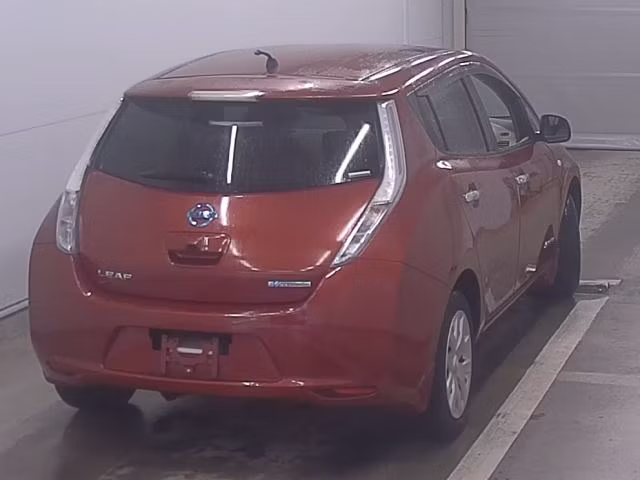 NISSAN LEAF