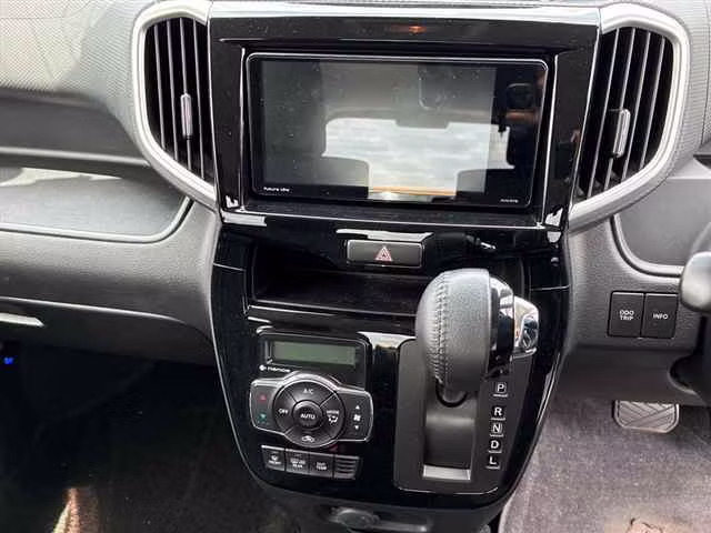 MITSUBISHI DELICA D:2