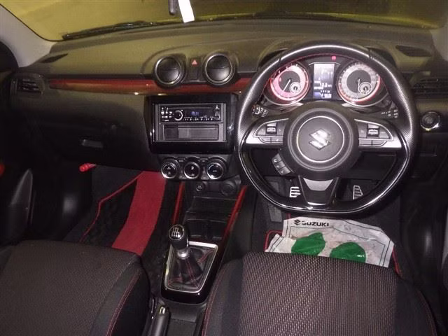 SUZUKI SWIFT