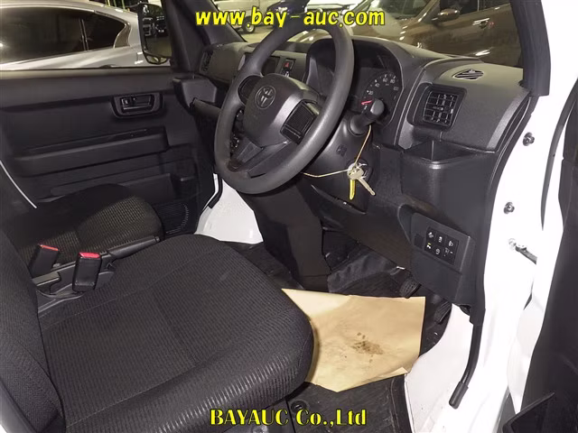 TOYOTA PIXIS VAN