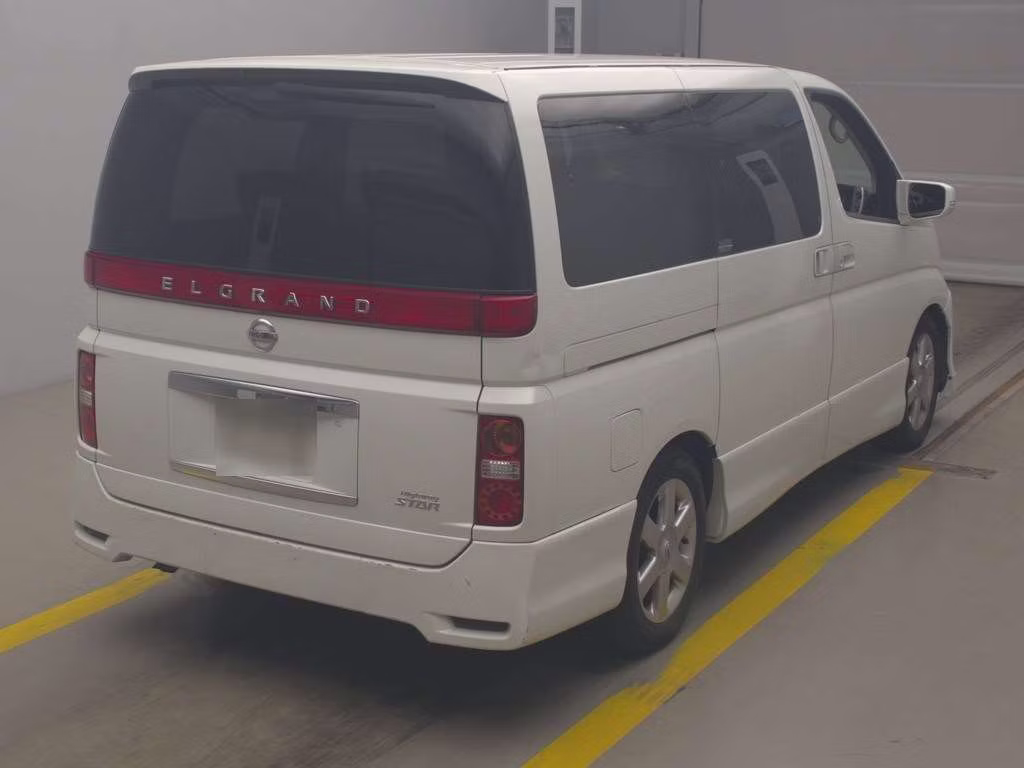 NISSAN ELGRAND