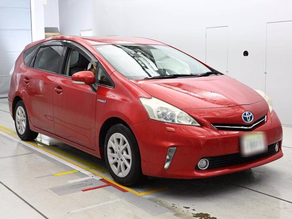 TOYOTA PRIUS ALPHA