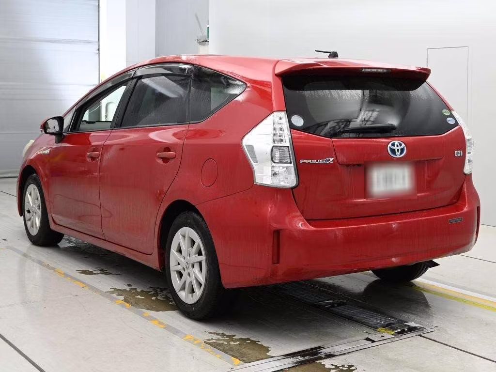 TOYOTA PRIUS ALPHA
