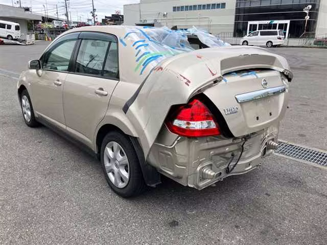 NISSAN TIIDA LATIO
