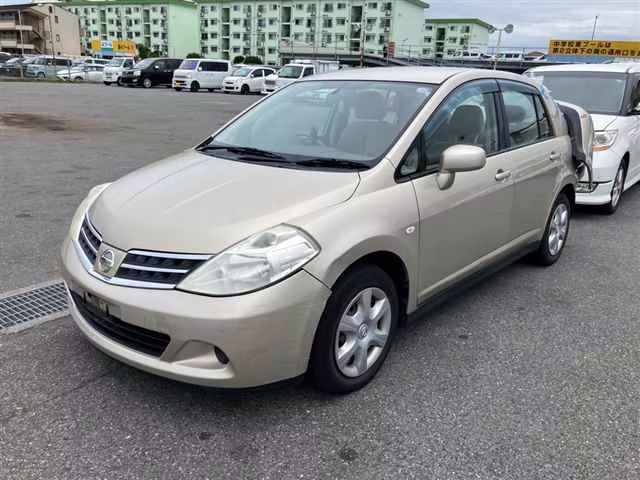 NISSAN TIIDA LATIO