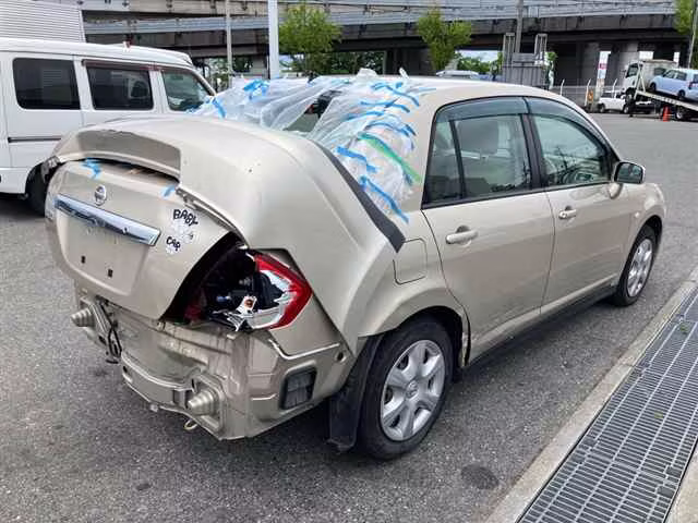 NISSAN TIIDA LATIO