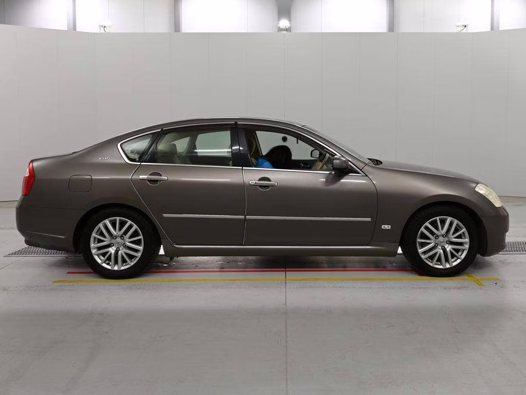 NISSAN FUGA