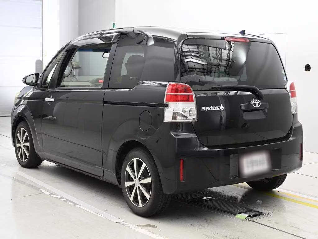 TOYOTA SPADE