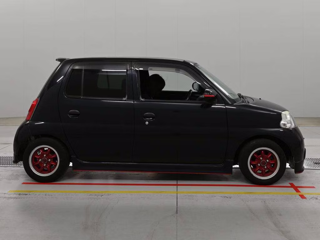 DAIHATSU ESSE