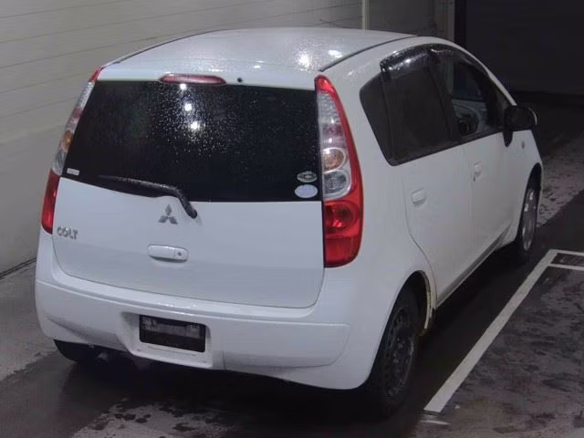 MITSUBISHI COLT