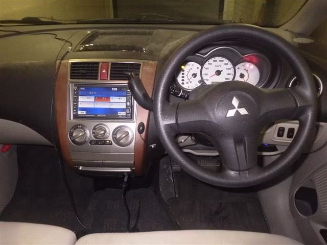 MITSUBISHI COLT