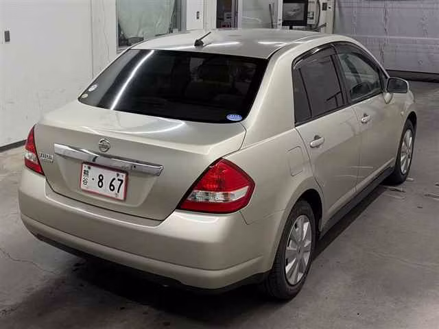 NISSAN TIIDA LATIO