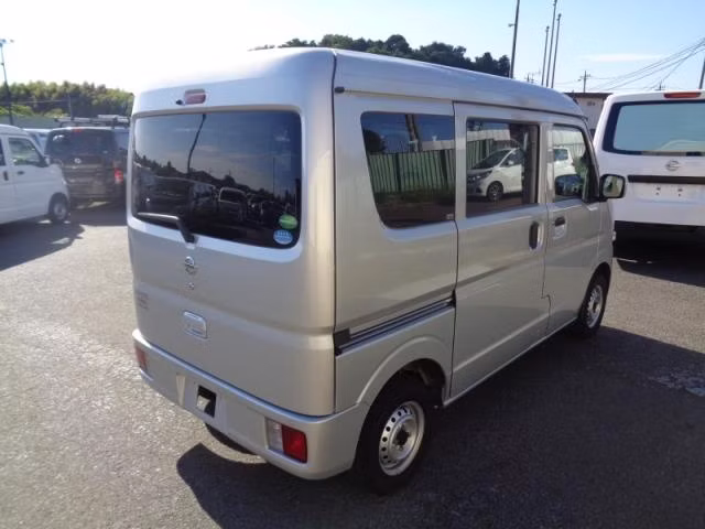 NISSAN NV100 CLIPPER