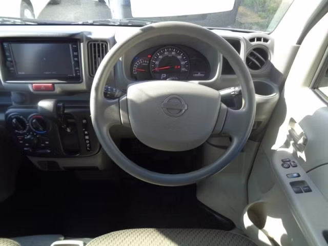 NISSAN NV100 CLIPPER