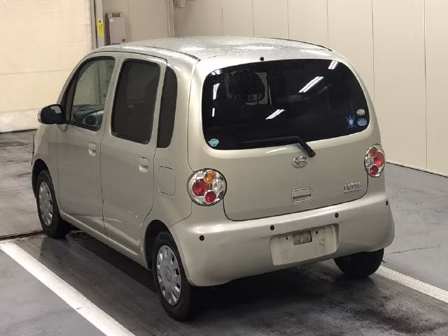 DAIHATSU MOVE LATTE