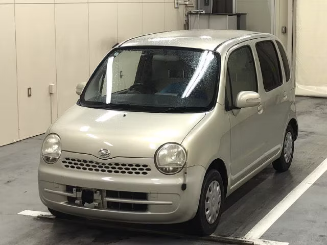 DAIHATSU MOVE LATTE