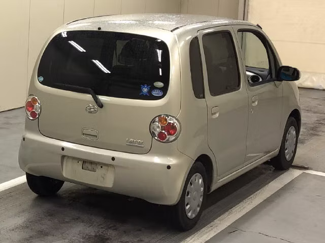 DAIHATSU MOVE LATTE