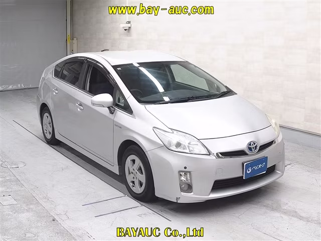 TOYOTA PRIUS